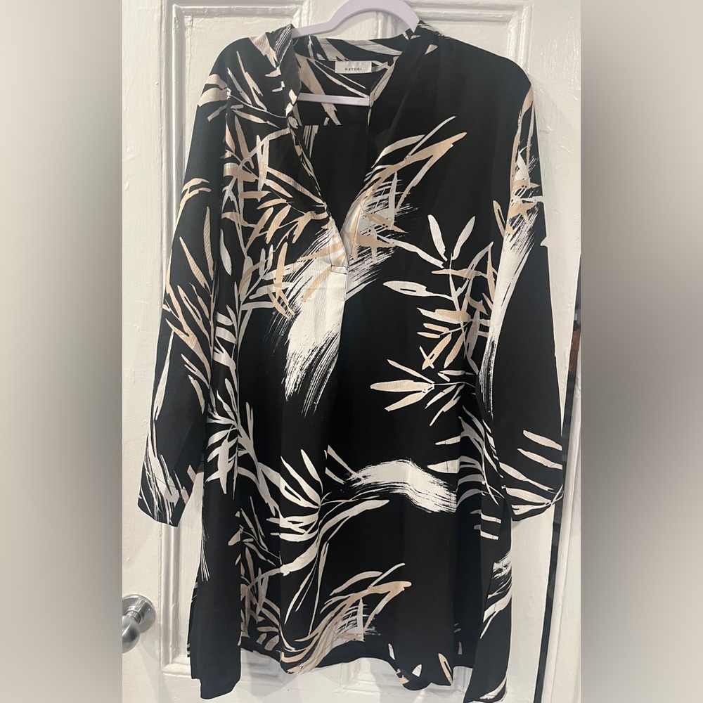 Natori Cover Up Black & White Floral Tropical mid length, long sleeve sz XL